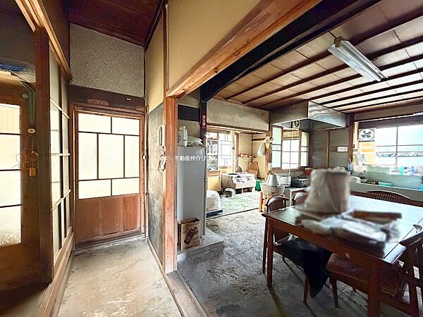 土間からみたキッチン