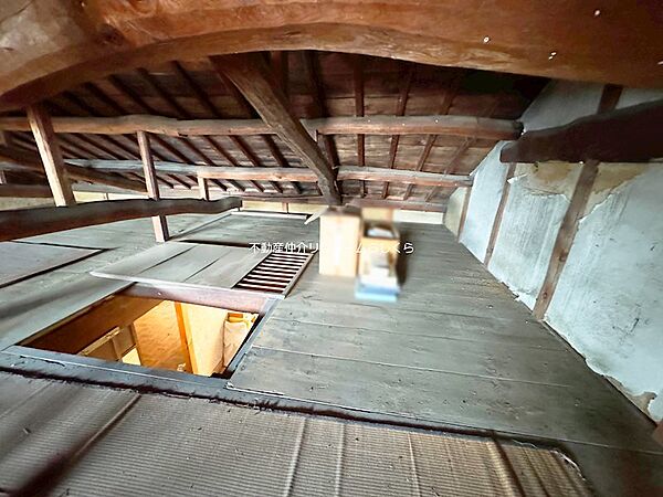 小屋裏空間は収納など様々な用途に◎