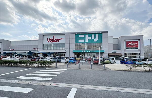 バロー 瀬戸西店（958m）