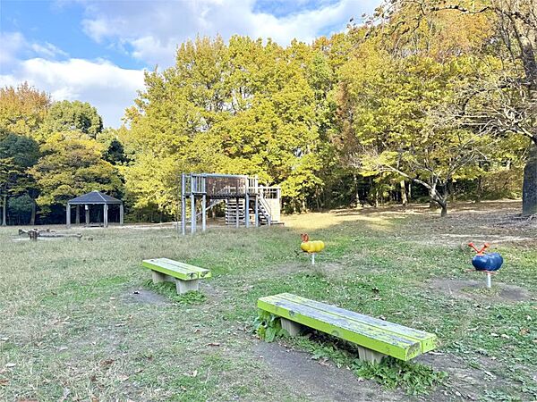 明徳公園・ちびっこ広場（640m）