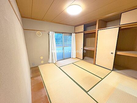 6帖和室 押入2か所あり
