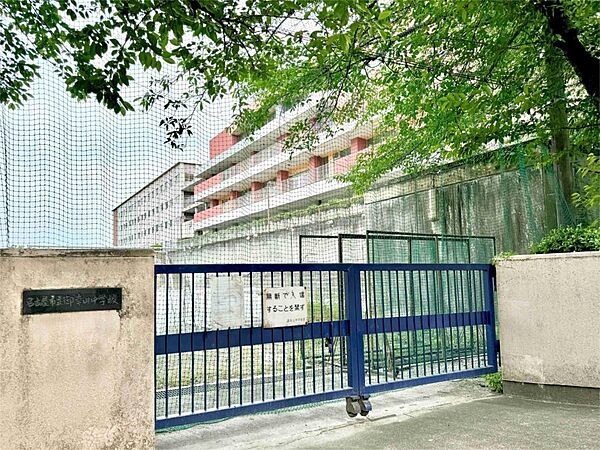 名古屋市立御幸山中学校（1419m）