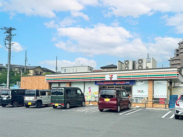 セブンイレブン 瀬戸苗場町店（1319m）