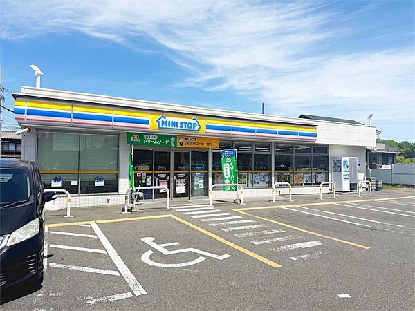 ミニストップ 長久手岩作店（550m）