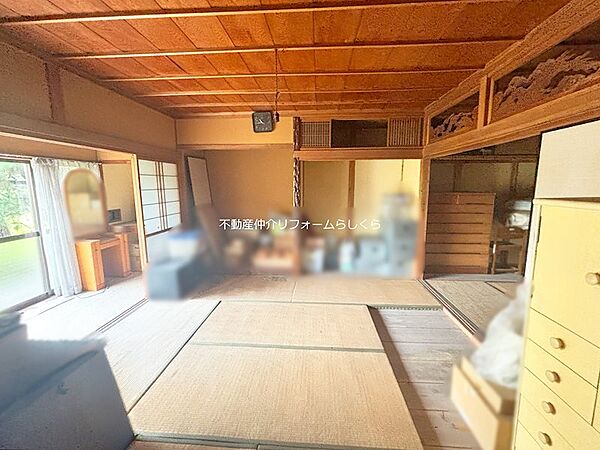 広縁に面した8帖和室
