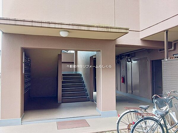 南向きテラス＆広々専用庭付き
