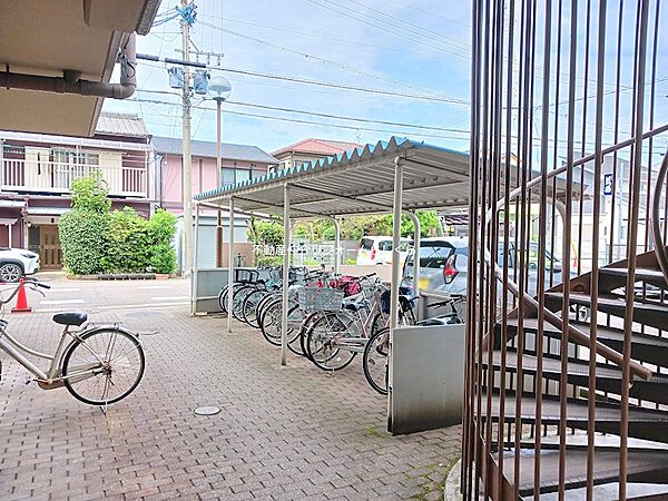 屋根付きの駐輪場