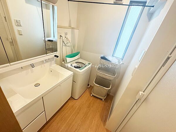 2階に水回りとバルコニーが集約した家事動線の良い間取り