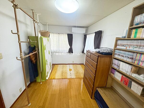 2階13.5帖洋室北側