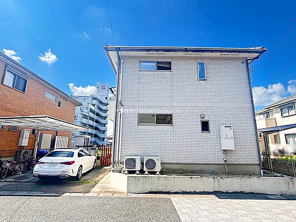 2台駐車可能なカーポートあり（車種による）