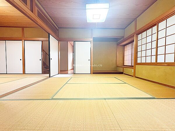 戸建て内観：1階続き和室