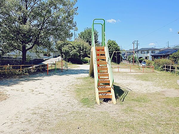 西里公園（179m）