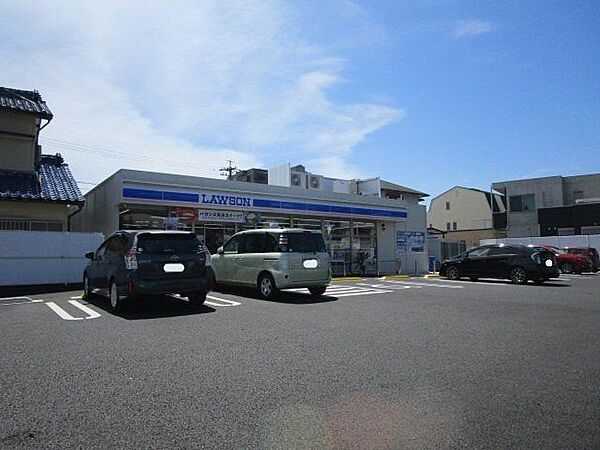 ローソン 一宮富士店 370m