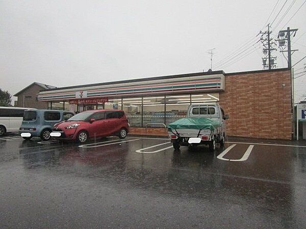 セブンイレブン 一宮明地店 790m