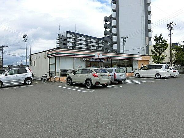 セブンイレブン 一宮黒田北店 520m