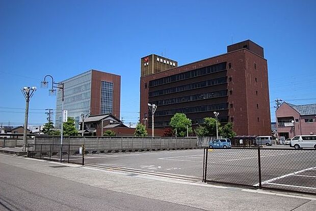 尾西信用金庫本店営業部 550m