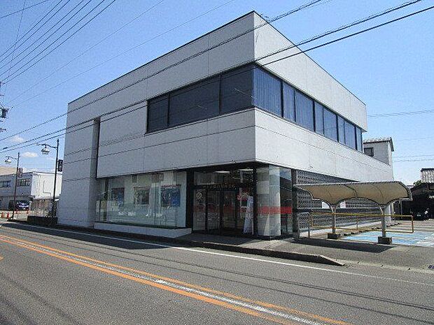 十六銀行尾西支店 230m