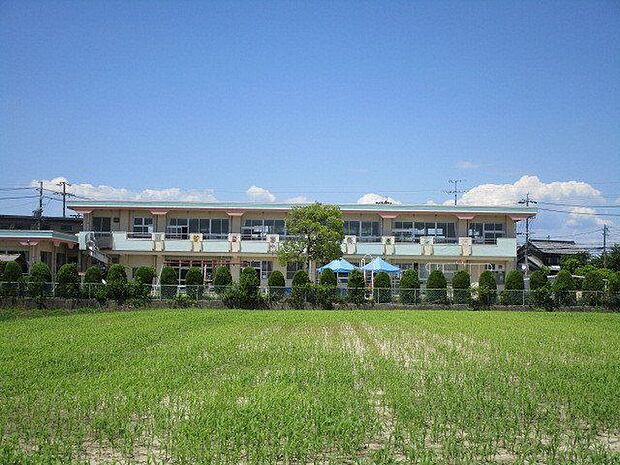 朝日西保育園 570m