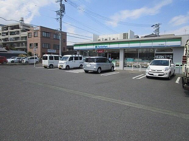 ファミリーマート一宮北園通店 320m