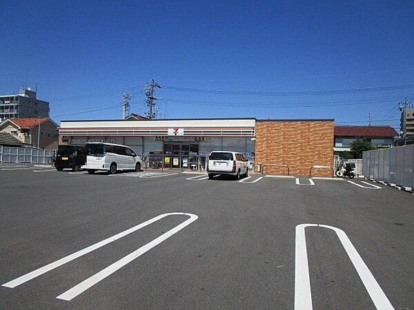 セブンイレブン 一宮浜町4丁目店 200m
