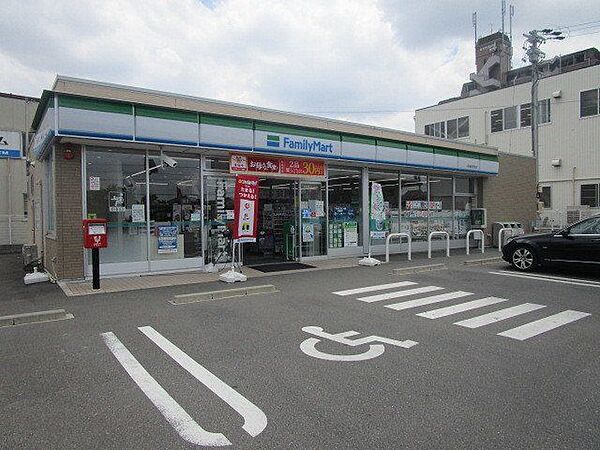 ファミリーマート 一宮奥町野方店 375m