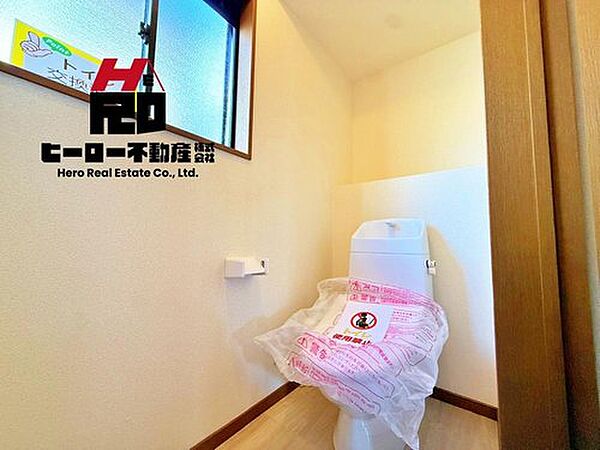 寛ぎだけではない、快適な生活を送る為に必要なものです。毎日使う場所だから、より快適な空間に仕上げられています。もちろん、2階にトイレがございます。朝の忙しい時間帯も待たずにすみそうですね♪
