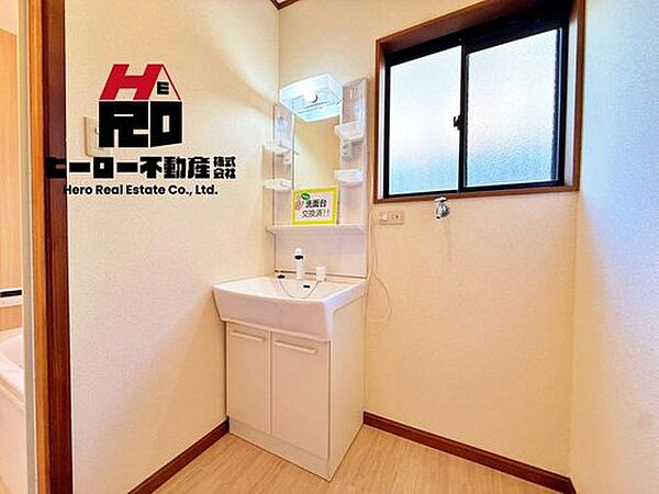 ご家族の1日が始まり、1日の終わりを締めくくる洗面空間。快適に過ごせることはもちろん、気品や優雅さを兼ね備えたパウダールームです。ゆとりのスペースを確保してます。