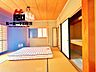 寝室：◆住宅ローンもお任せください！色々な銀行からお客様に合った銀行をご提案いたします！！物件に関しての詳細は「不動産キャリア２０年」以上の私がお伝えします！素敵なマイホームを一緒に見つけましょう♪