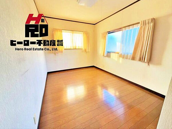 明るく、日当たりも良く快適な部屋です♪