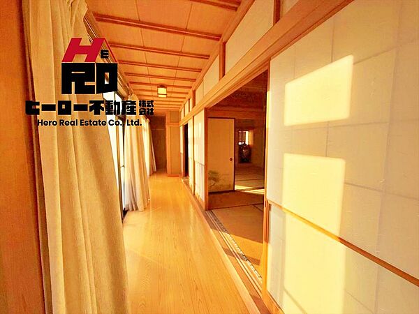 ヒーロー不動産は前橋市に根ざし、地域活性化を目指す不動産会社です。お客様との信頼を大切にし、理想の住まい探しをサポートいたします。ご要望に寄り添った提案で、満足のいく住まい探しを共に実現します。