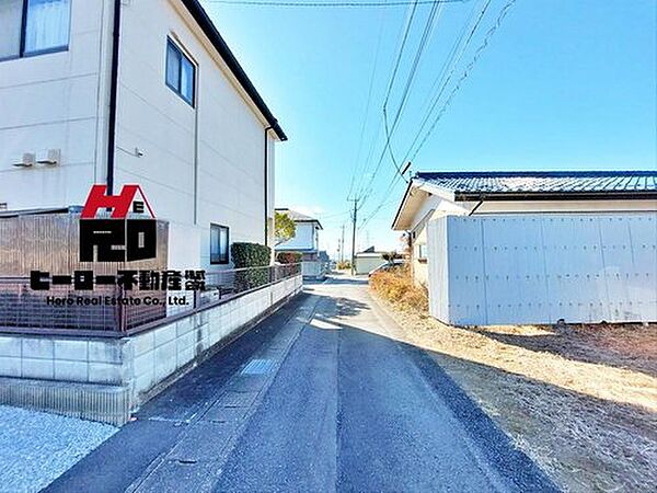 道路に面した安心の立地。