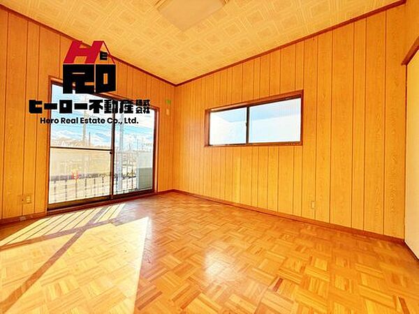 室内構成に拘り採光とセンスを散りばめた空間。それは『柔らかさ』に似た素敵な居場所。そこに暮らす人のことを考えつくり出したものは『癒し』という心地よい居場です。