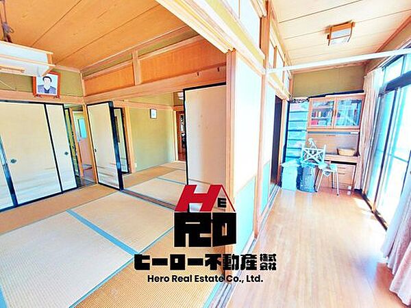 大きな窓からたっぷりと陽光が注がれる明るい空間。家族の成長に対応できる永住仕様の間取り。一日の疲れをいやしてくれる主寝室。時を忘れて過ごす場所として過ごせるお部屋です。