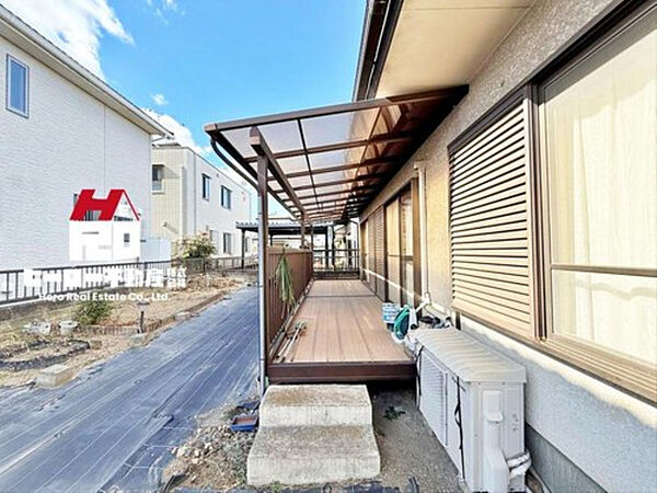 家庭菜園やガーデニングも楽しめる広い庭で、生活にゆとりを持てそうですね。