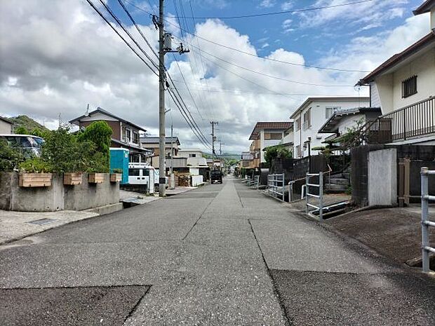 南側道路 西から東方向
