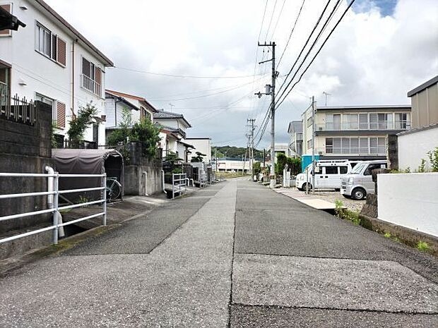 南側道路 東から西方向