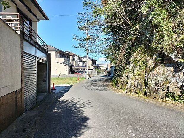 南側道路 西から東方向