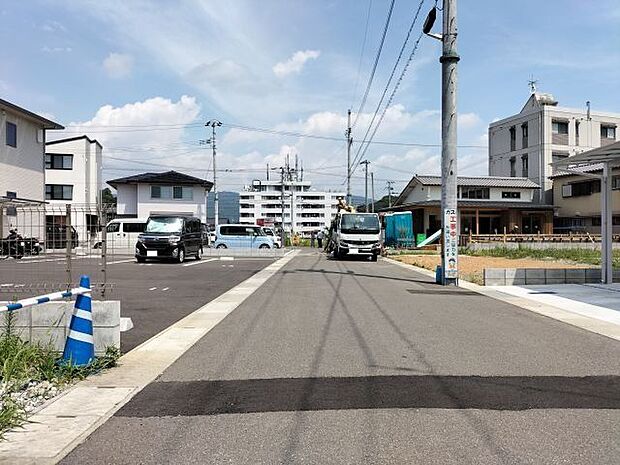 西側道路 南から北方向