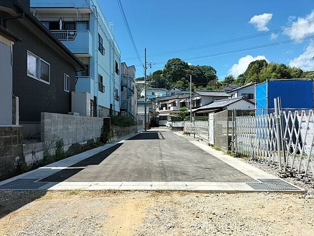 南側道路 東から西方向