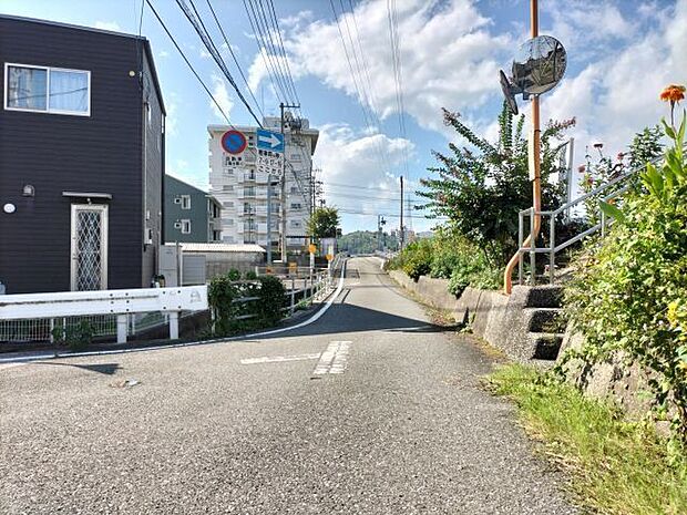 北側道路 東から西方向
