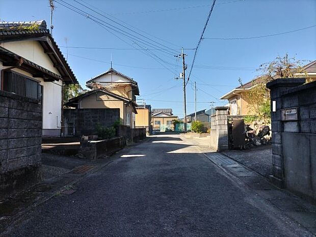 南側道路 東から西方面