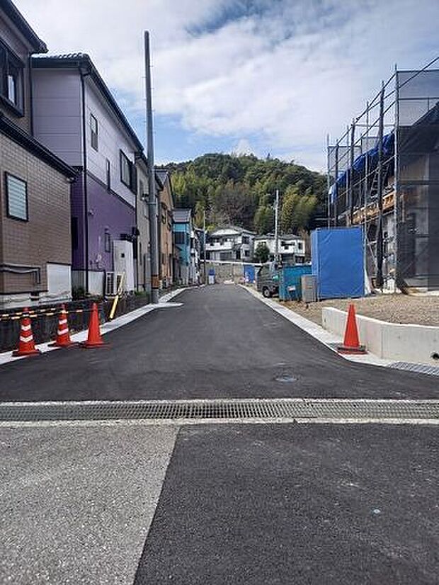 南側道路 東から西