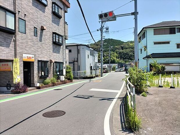 東側道路 北から南