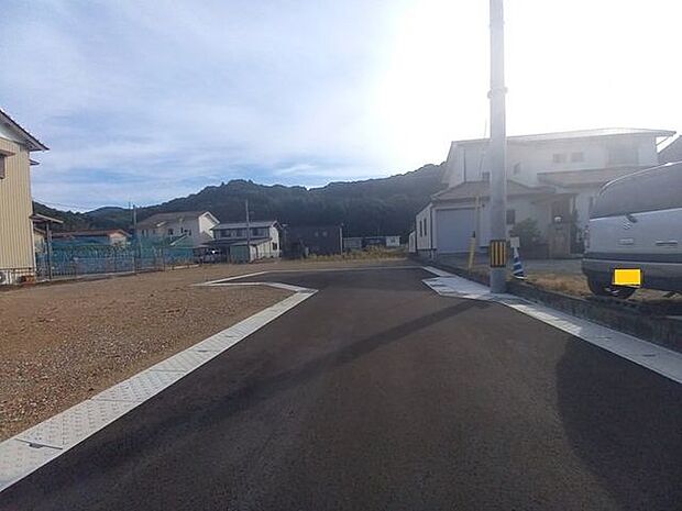 西側道路 北から南