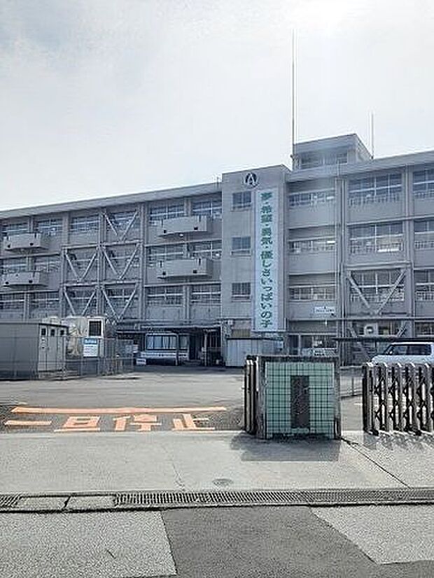 高知市立朝倉第二小学校 市立朝倉第二小学校市立朝倉第二小学校 650m