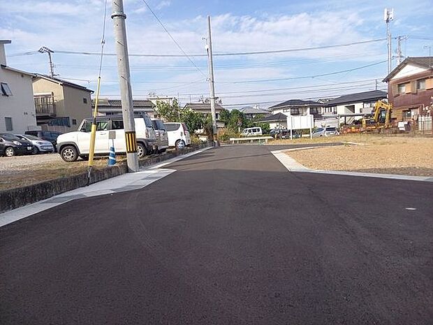 北側道路　南から北