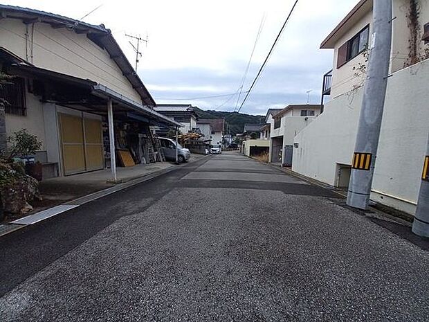 東側道路　北から南