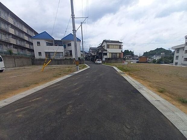 東側道路 西から東