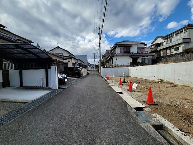 南側道路 東から西方向へ