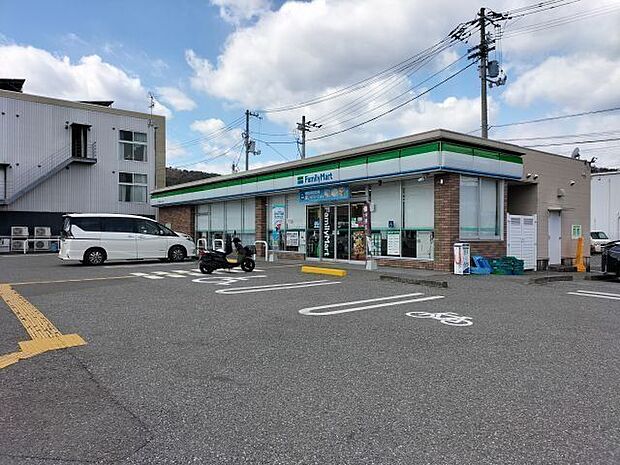 ファミリーマート 高知百石二丁目店 100m